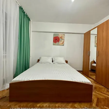 Apartment Sir Apartament, 550 M Christmas Market *