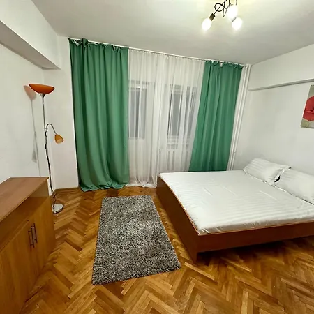 Apartment Sir Apartament, 550 M Christmas Market